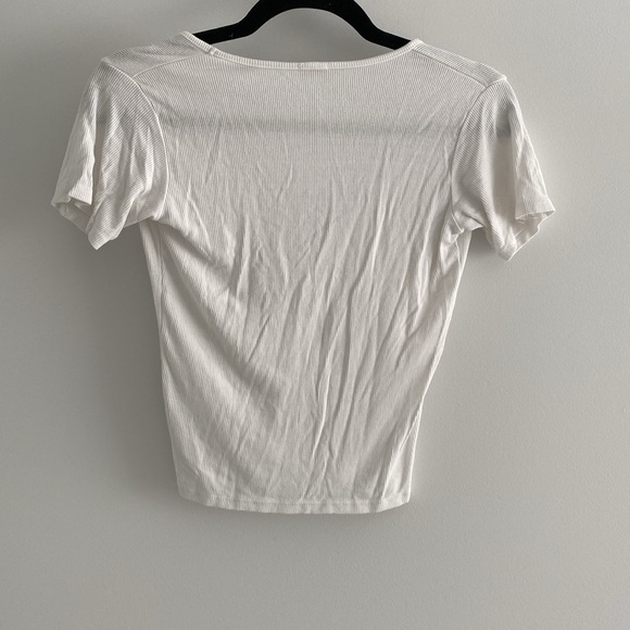 Brandy Melville John galt white ribbed v-neck tshirt - Picture 2 of 4